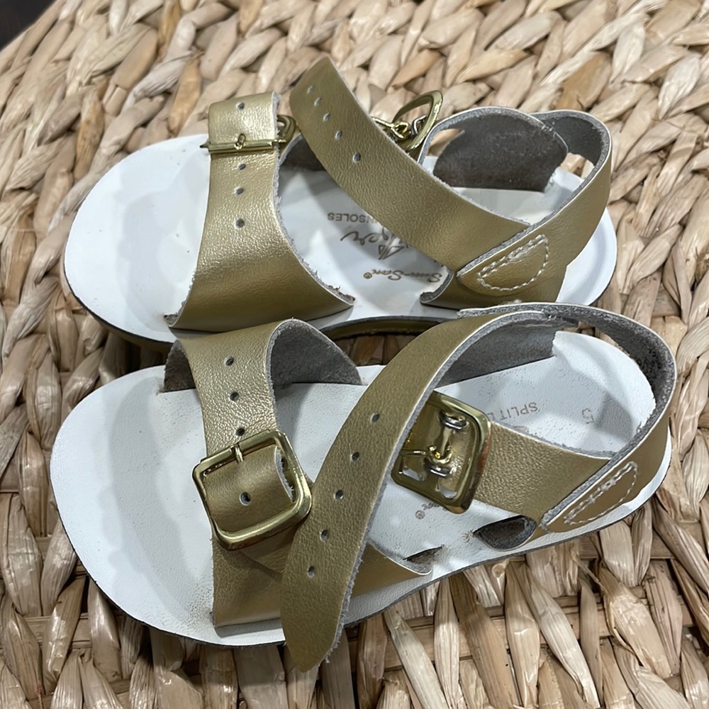 Salt water sun-sand surfer by hoy shoes